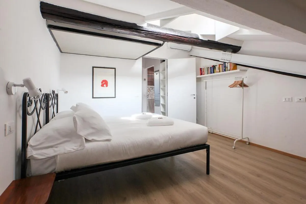 Hacca Collection - Porta Venezia Attic 2Br Διαμέρισμα Μιλάνο