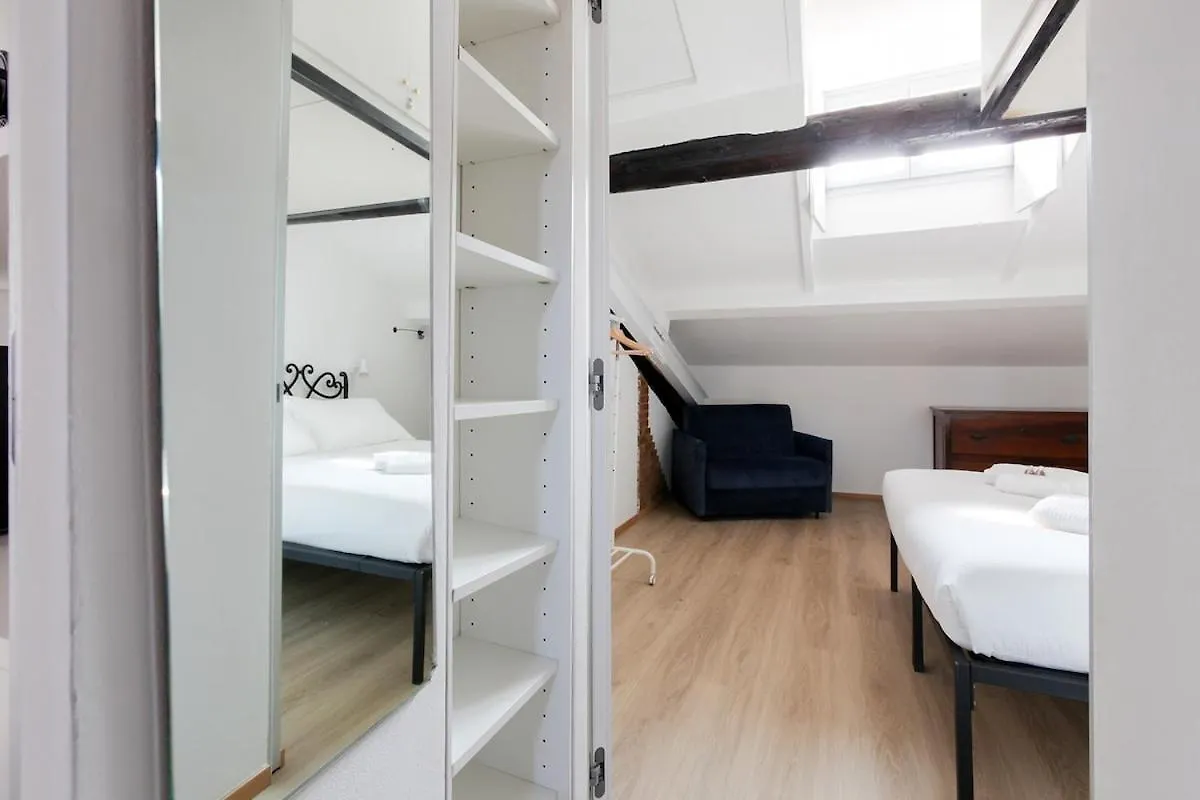 Hacca Collection - Porta Venezia Attic 2Br Διαμέρισμα Μιλάνο 0*,