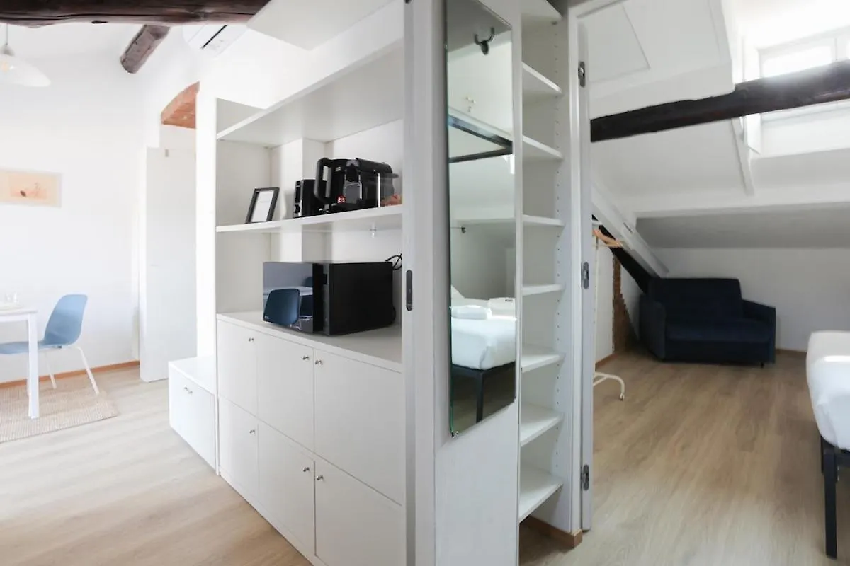 Hacca Collection - Porta Venezia Attic 2Br Διαμέρισμα Μιλάνο 0*,