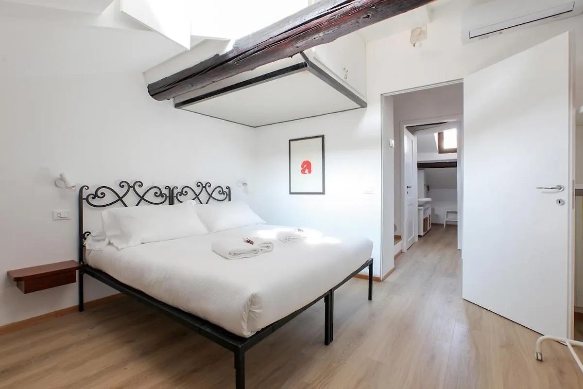 Hacca Collection - Porta Venezia Attic 2Br Διαμέρισμα Μιλάνο